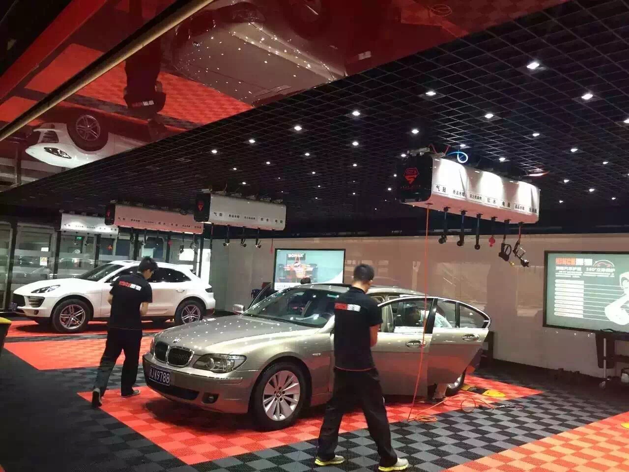 Transform Your Auto Detailing Shop with Heavy-Duty Interlocking PP Flooring