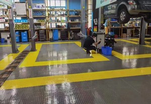 Interlocking Garage PVC Tiles | Heavy-Duty Flooring for Automotive Workshops & Service Centers
